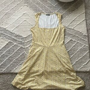 Yellow floral Fensace dress size Large